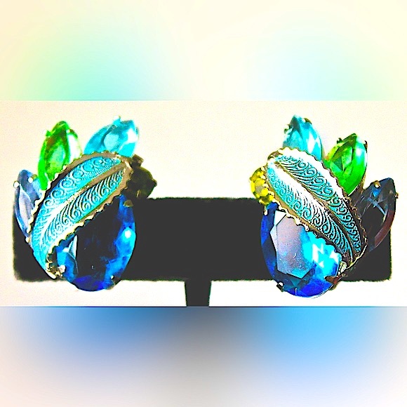 WEISS EARRINGS CLIP ON VINTAGE  GREENS BLUES CRYSTAL SILVER - Picture 1 of 8